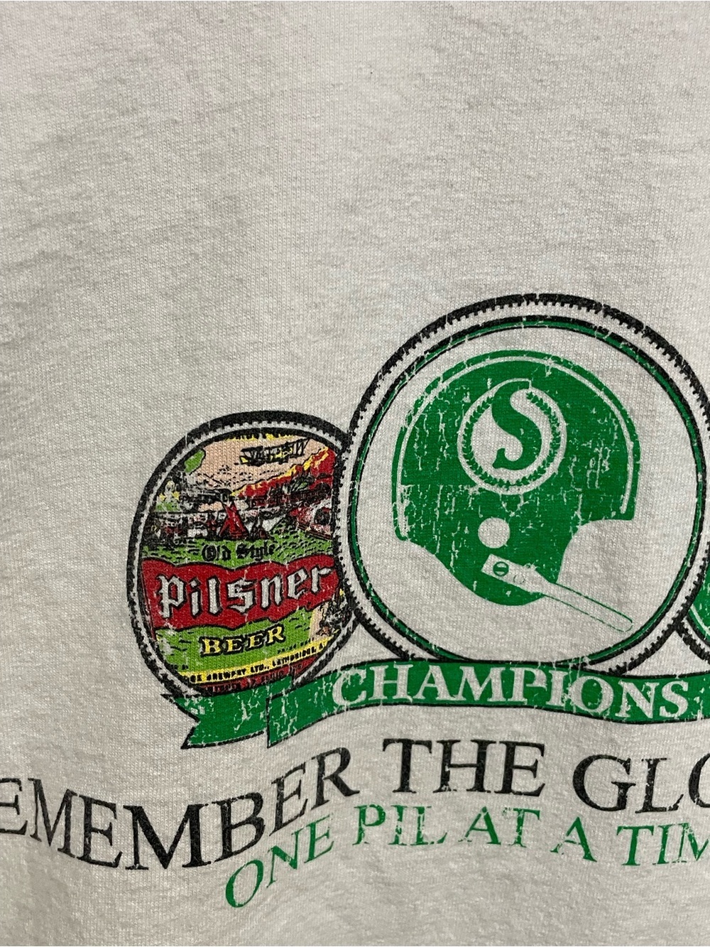 Saskatchewan Rough Riders Pilsner Remember the Glory Days 1966 Grey cup Men’s XL - Picture 4 of 9